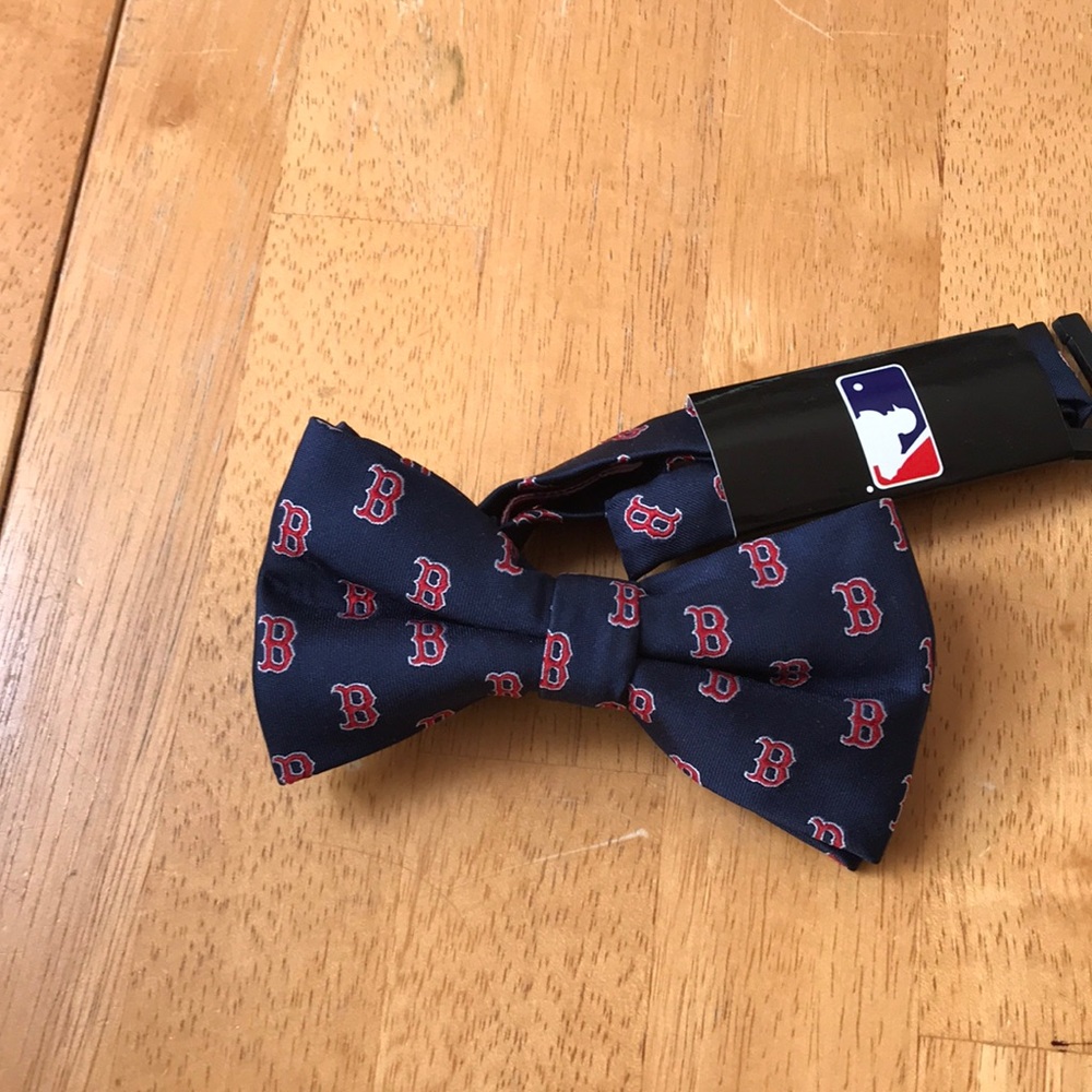 NWT Boston Red Sox bow tie